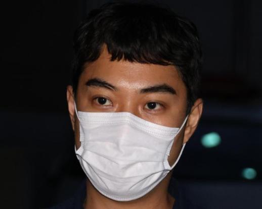 경찰, 아동 성매매 최영중 구속 송치...피해자 2명 