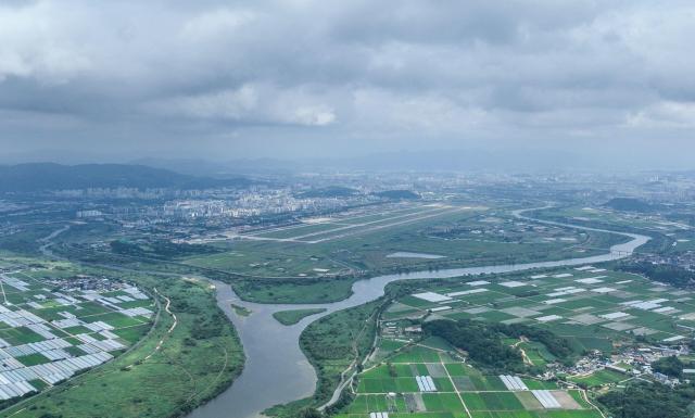 Gwangju airport move to Muan may come sooner under chip cluster plan