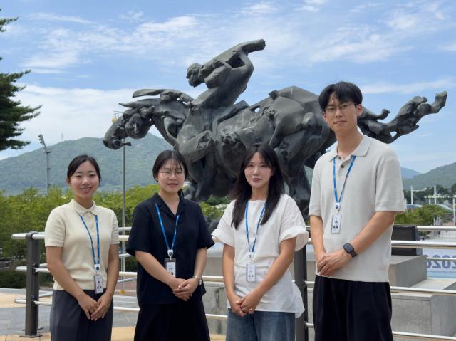 한국마사회 영남지역본부의 신입사원 단체사진사진한국마사회 부산경남지역본부