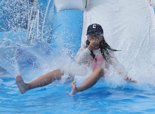 When Seoul melts, its children splash back