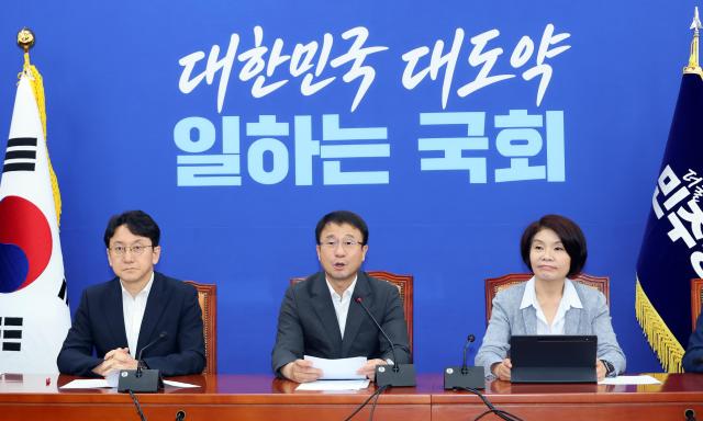 한병도 더불어민주당 당 대표 직무대행 겸 원내대표가 7일 국회에서 열린 원내대책회의에서 발언하고 있다 사진연합뉴스