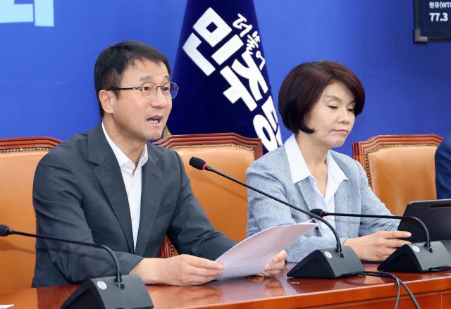 한병도 더불어민주당 당 대표 직무대행 겸 원내대표가 7일 국회에서 열린 원내대책회의에서 발언하고 있다 사진연합뉴스