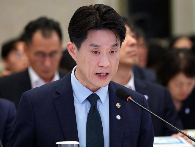 노용석 중소벤처기업부 1차관이 지난 4일 청와대 영빈관에서 열린 이재명 대통령 주재 부처 업무보고에서 보고하고 있다 사진연합뉴스