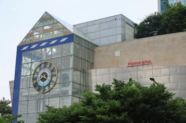 Homeplus reopens 67 stores after 25-day shutdown