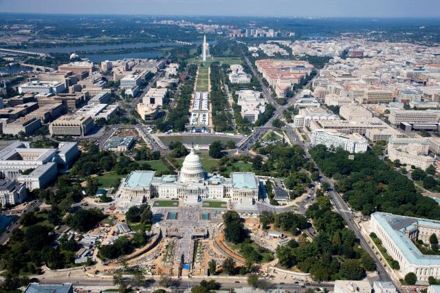 워싱턴DC의 스미스소니언 박물관 클러스트National Mall 사진위키피디아 
