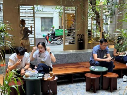 Không có tiền thì khó kết hôn – Vì sao người trẻ Việt Nam ngày càng trì hoãn hôn nhân?