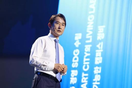 KAIST president unveils AI native campus vision