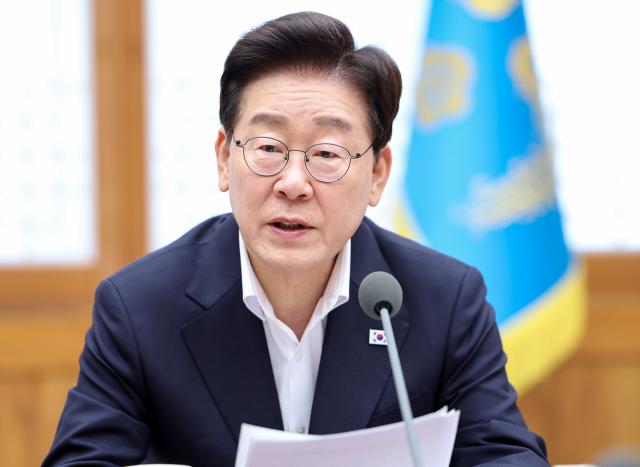 이재명 대통령이 10일 청와대에서 열린 메가프로젝트 민관합동 제2차 점검회의에서 발언하고 있다 사진연합뉴스