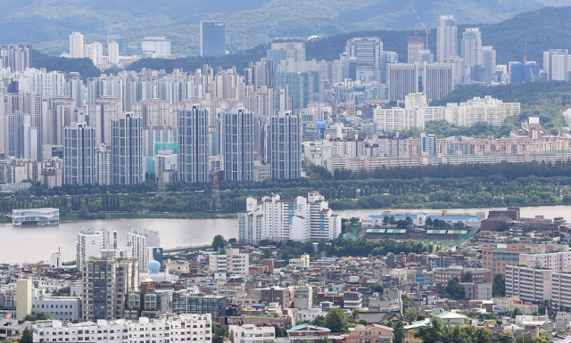 서울 한강변 아파트 전경사진연합뉴스