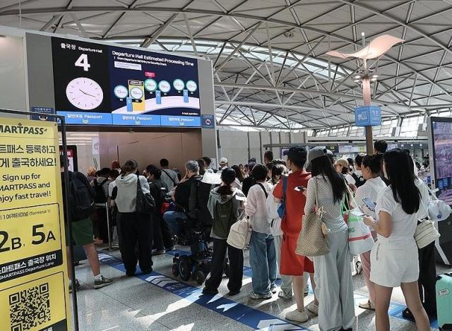 휴가철 인천공항 출국장의 모습 사진연합뉴스