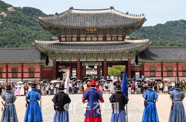 Guard ceremony returns to Gyeongbokgung