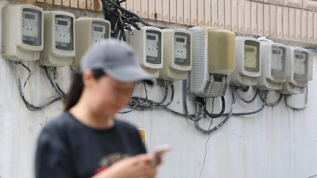 서울 시내 한 건물에 설치된 전기계량기의 모습 사진연합뉴스