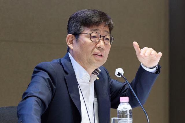 한은 부총재 특별한 충격 없다면 추가 인상 가능성 높아