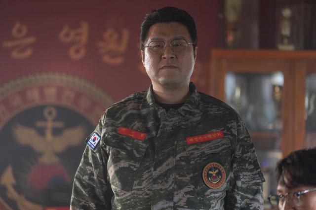 드라마 김부장 박진철 역의 배우 윤경호 사진SBS
