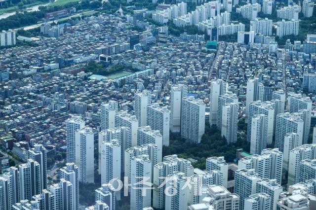 الحكومة تعد إجراءات إضافية لتوسيع المعروض السكني في منطقة العاصمة