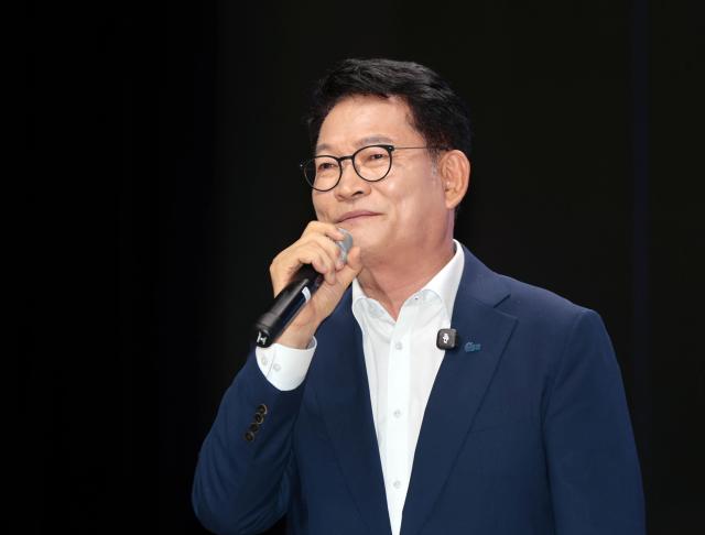 송영길 더불어민주당 당 대표 후보가 10일 전주 치명자산 성지 평화의전당에서 열린 전북 필승 결의대회에서 발언하고 있다 사진연합뉴스