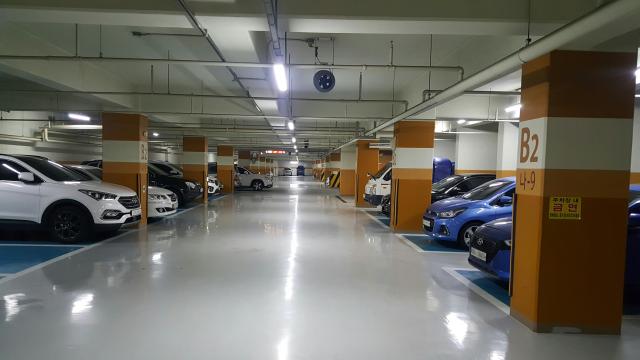 ソウル市内のマンションの約7割は１世帯当たり駐車台数が1.2台未満