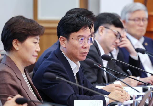 발언하는 김영훈 고용노동부 장관 사진청와대통신사진기자단