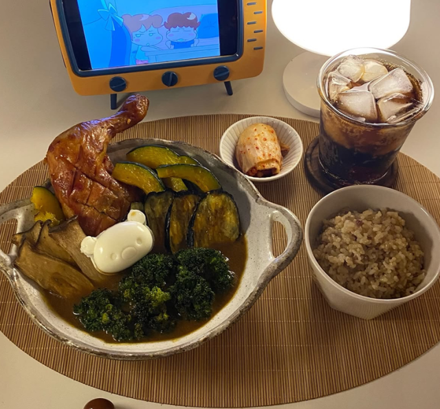 Pandemic hangover? Young Koreans opt solo as socializing gets pricey