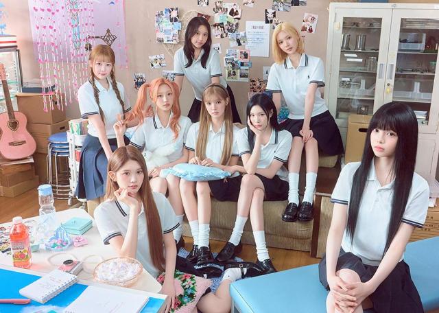 Rookie girl band Hearts2Hearts make Japanese debut with 1st single