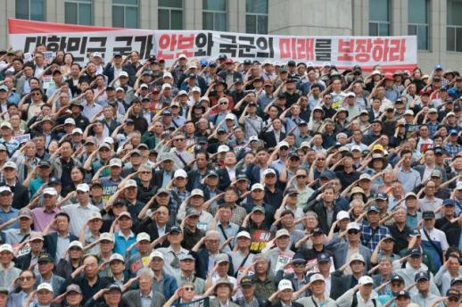사관학교 통합 놓고 국방부·총동창회 엇갈린 해석…현 체제 유지 검토 공방