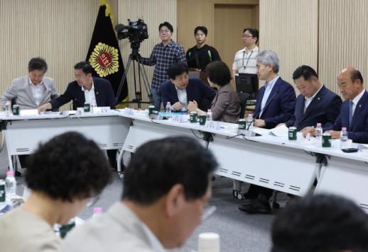 與 오세훈 재임 10년, 평균에 비해 주택 공급 60% 수준…치적 쌓기 몰두