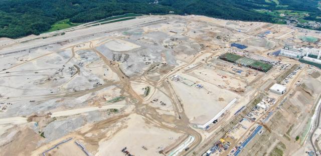 SK hynixs new chip cluster site in Yongin Gyeonggi Province Korea The first fab is about 70 percent finished for operational target in 2027 July 2026 AJP Yoo Na-hyun