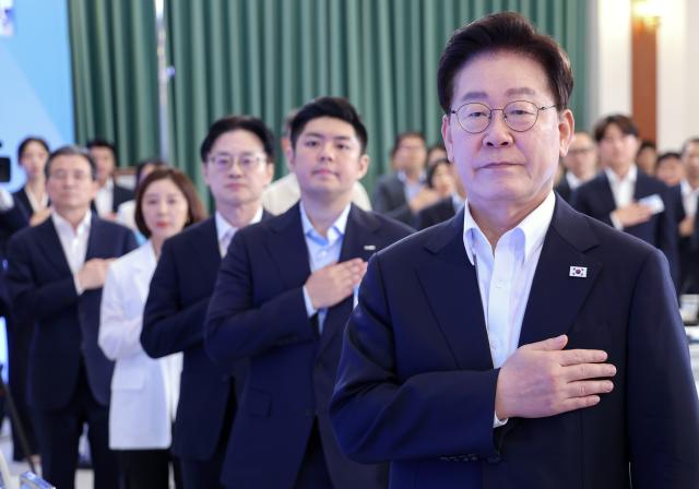 李대통령, 국힘 의원들과 골프 회동…야권과 소통 행보