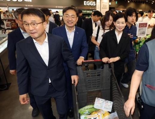 범여권 홈플러스 정상화에 힘 모아달라…책임자 처벌도 이뤄져야