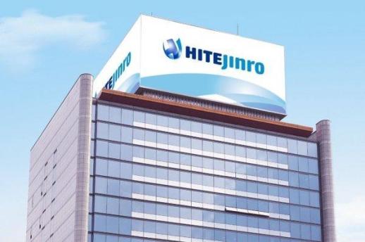Hite Jinro aumenta ganancias operacionales 0.7% en segundo trimestre a 64.9 mil millones de wones impulsado por mejora en rentabilidad de soju