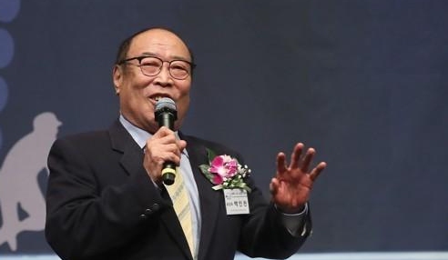 Muere Baek In-cheon, único bateador de .400 en la historia del béisbol profesional coreano, a los 83 años