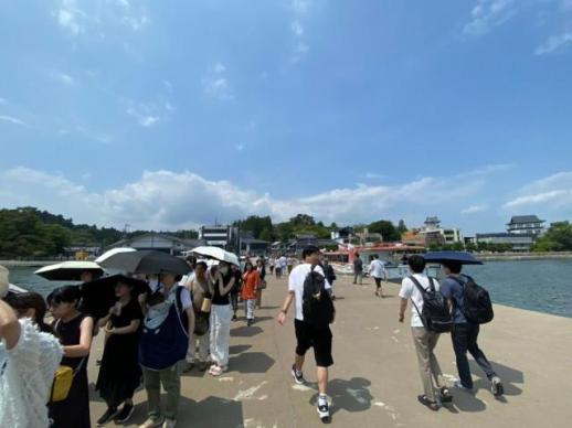 More Koreans see themselves as better off than Japanese