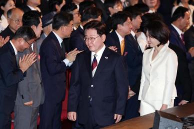 이재명 대통령, 광복절 경축사서 남북·한일 청사진…최준례 여사에 애족장