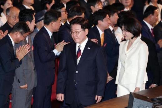 이재명 대통령, 광복절 경축사서 남북·한일 청사진…최준례 여사에 애족장