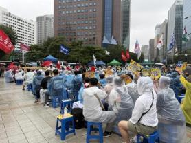 Lao động nhập cư biểu tình giữa trung tâm Seoul, yêu cầu hủy "hợp đồng bất lợi" và bảo đảm quyền lao động
