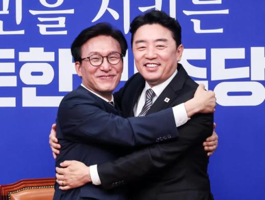 김민석, 강훈식 접견…정부와 원팀 기대감·당정 안정적으로 이끌 것