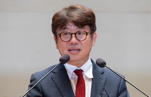 22대 국회 하반기 국회 국토교통위원회 위원장 후보자로 확정된 유의동 국민의힘 의원이 지난달 23일 국회에서 열린 의원 총회에서 인사말을 하고 있다 사진연합뉴스