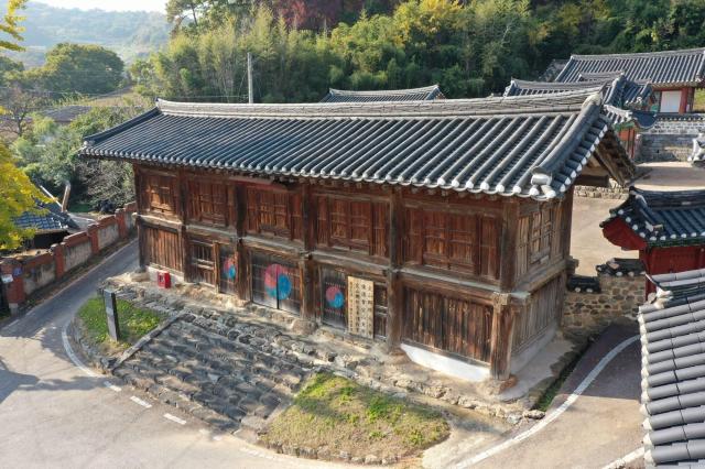 청양 정산향교 청아루 전경사진청양군