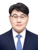 Sự chuyển mình từ tốc độ sang quy định trong cuộc cạnh tranh AI giữa Mỹ và Trung Quốc