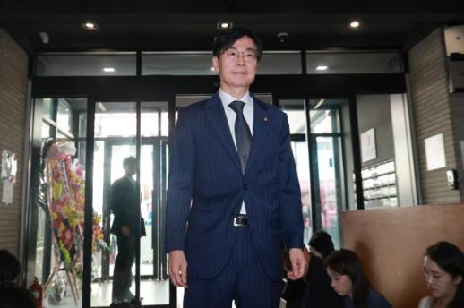 조경태 등 野 의원 4명, 당 윤리위 출석해 소명