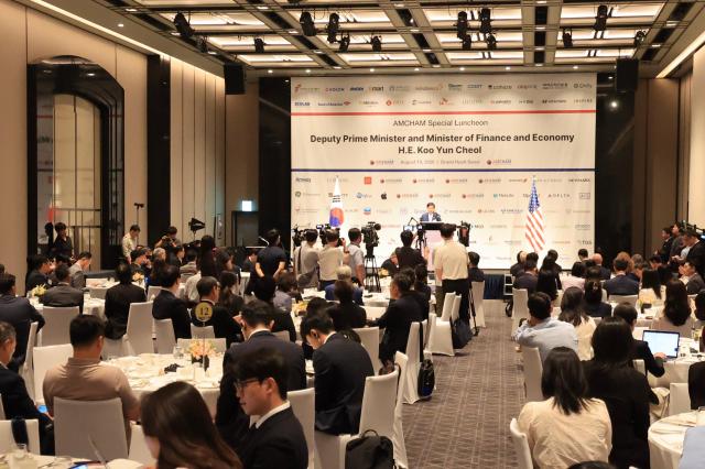 Government officials and business executives attend an AMCHAM luncheon with Deputy Prime Minister and Minister of Finance and Economy Koo Yun Cheol at the Grand Hyatt Seoul on Aug 19 2026 AJP Han Jun-gu 