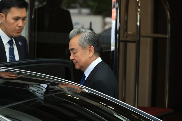 Chinas foreign minister Wang Yi arrives in Korea via Gimpo Airport