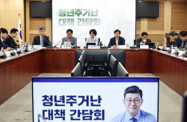 김영배 더불어민주당 서울시당 위원장이 20일 국회 의원회관에서 열린 청년 주거난 대책 간담회에서 발언하고 있다 사진연합뉴스