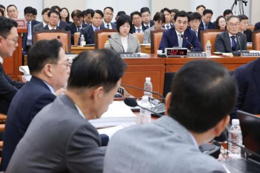 안규백 北 핵무기 보통 80∼120개…정확한 수치언급 제한