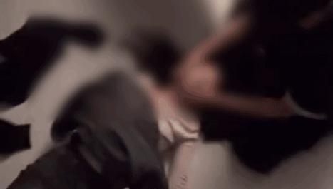 الممثل هونج مين-كي: صديقته السابقة تنشر فيديوهات وصور لاعتداءات جسدية وأدلة إجهاض