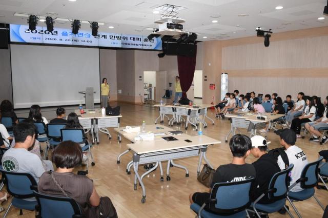 우성빈 기장군수가 20일 실시한 2026 을지연습 연계 주민대피 시범훈련에서 인사말을 하고 있다사진기장군