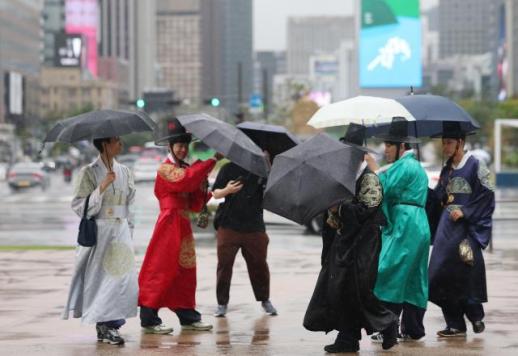 雨落光化门