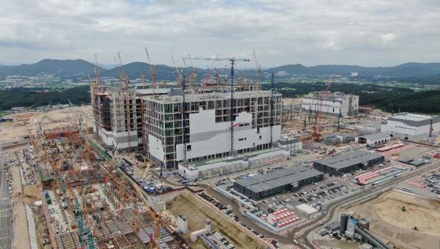 Korea looks to turn chip windfall into fiscal war chest