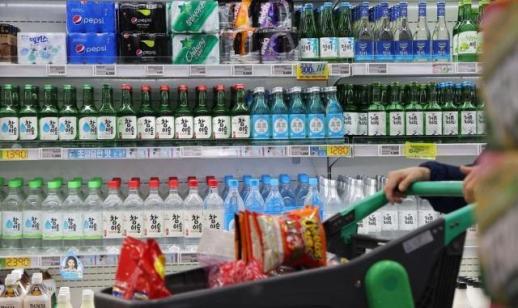 술 덜 마시는 한국…주류 출고량 27년 만에 300만㎘ 붕괴