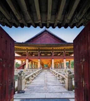 Cung Gyeongbokgung nhuộm sắc thu, mở cửa tham quan đặc biệt Gyeonghoeru và Hyangwonjeong từ ngày 2/9 